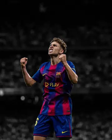 Football phone wallpaper 30