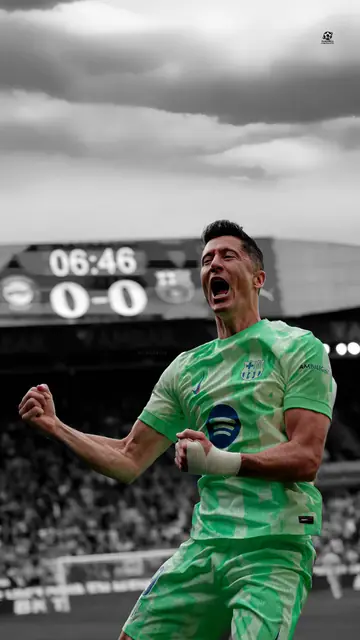 Football phone wallpaper 129