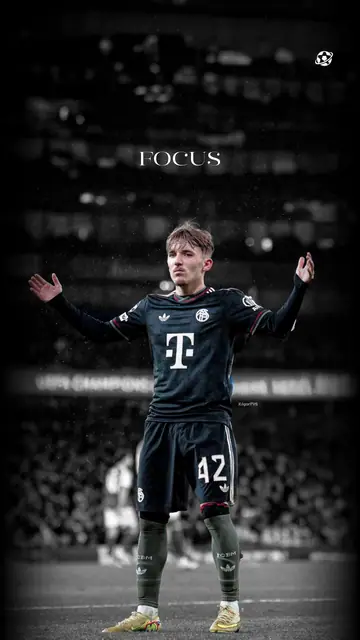 Football phone wallpaper 337