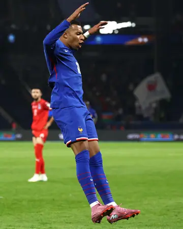 Football phone wallpaper 476