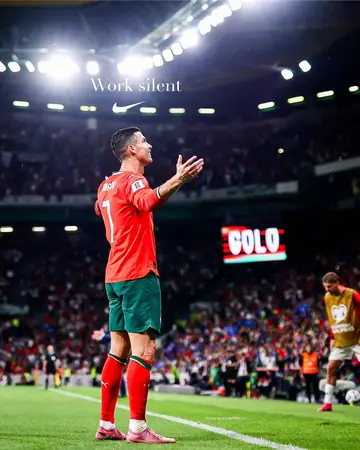 Football phone wallpaper 507