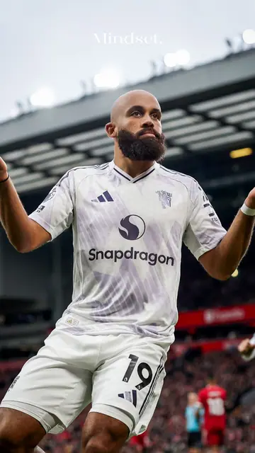 Football phone wallpaper 568